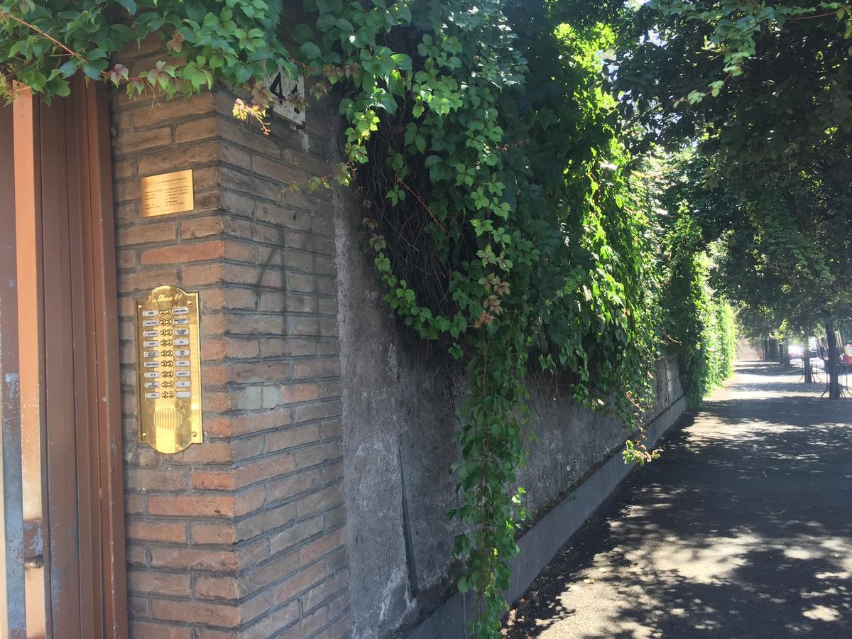 Suite Colosseo Apt. ローマ エクステリア 写真